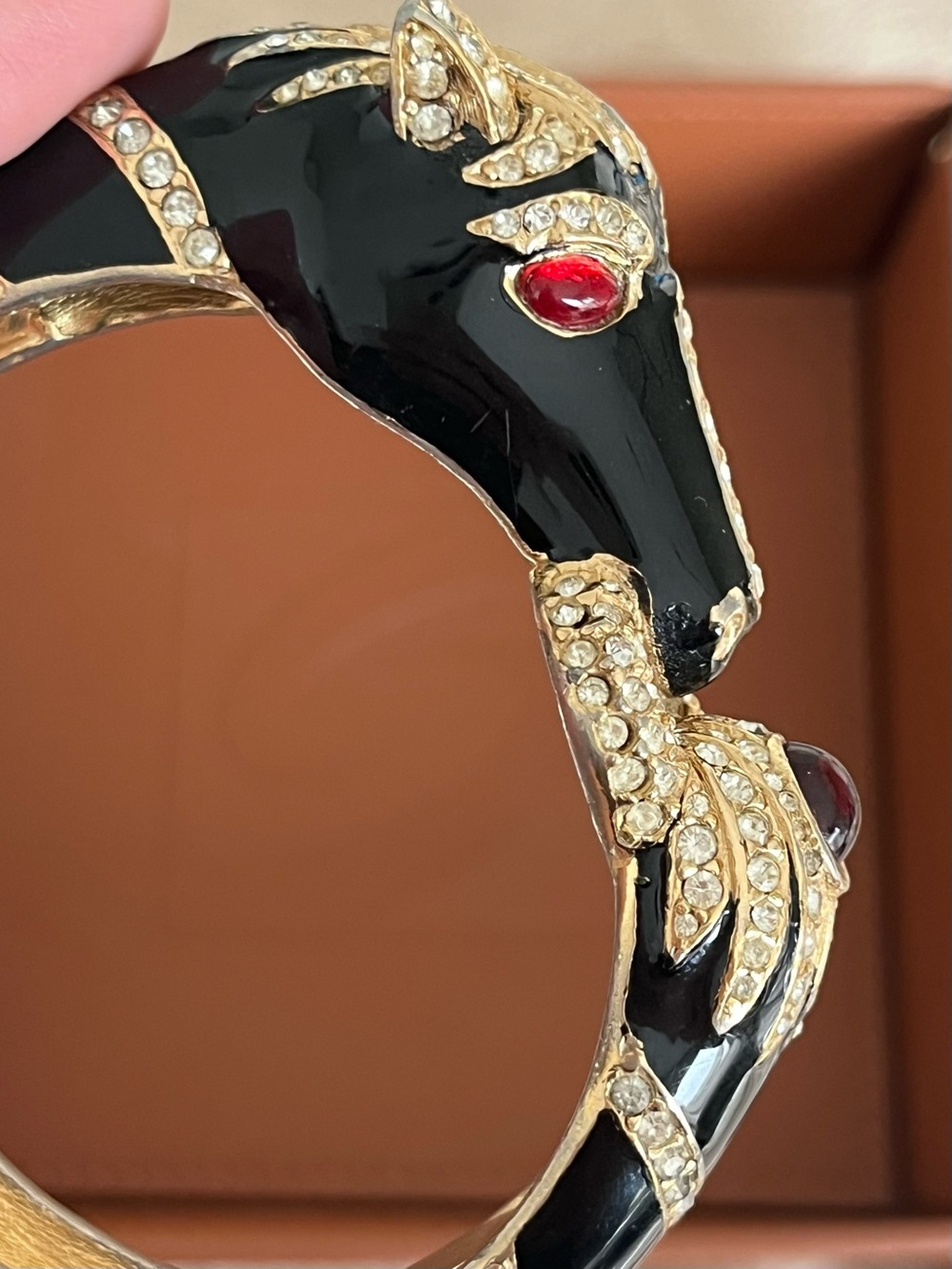Vintage Ciner Zoo Animal Head Horse Holding Ring Red Glass Black Enamel Bangle - Picture 4 of 13